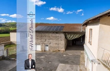 Dpt Rhône (69), à vendre AVEIZE,  Ferme, 4 chambres et nombreuses dépendances   