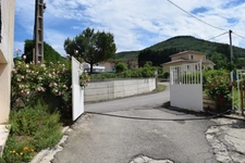 Dpt Rhône (69), à vendre AVEIZE,  Ferme, 4 chambres et nombreuses dépendances   