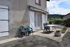 Dpt Rhône (69), à vendre AVEIZE,  Ferme, 4 chambres et nombreuses dépendances   