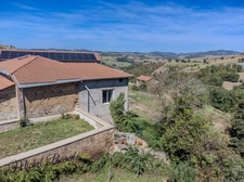 Ferme rénovée 205 m² – 6 chambres – terrain 16 000 m² – géothermie – vue – Montromant (69)