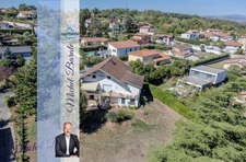 DARDILLY – PROPRIÉTÉ FAMILIALE DE 222 M² – 6 CHAMBRES – T2 INDÉPENDANT – TERRAIN DE 1 647 M² – VUE PANORAMIQUE