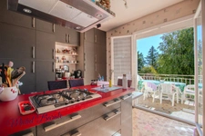 DARDILLY – 222 SQM FAMILY PROPERTY – 6 BEDROOMS – INDEPENDENT 1-BEDROOM APARTMENT – 1,647 SQM PLOT – PANORAMIC VIEW