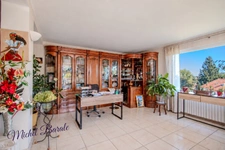DARDILLY – 222 SQM FAMILY PROPERTY – 6 BEDROOMS – INDEPENDENT 1-BEDROOM APARTMENT – 1,647 SQM PLOT – PANORAMIC VIEW