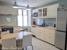 Maison en pierre rénovée avec goût – 148 m² – 4 chambres – Grand garage 