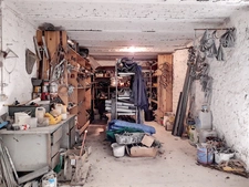 4 200 m² de bâtiments sur plus de 11 600 m2 de terrain. PROVINS(77)