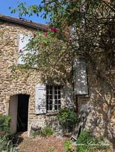 Maison en pierre rénovée avec jardin, en plein cœur de Chaumes-en-Brie