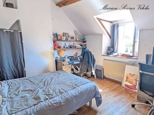 OZOUER-LE-VOULGIS – DU CHARME, DE BEAUX VOLUMES, 4 CHAMBRES ET UN JARDIN