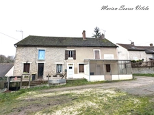 Ensemble immobilier de 2 maisons accolées sur plus de 900 m² à Provins même.