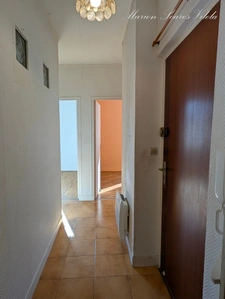 CHAUMES-EN-BRIE – CENTRE-BOURG – UN APPARTEMENT  58 m² LUMINEUX À RÉINVENTER !