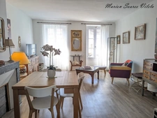 Immeuble- Local + beau duplex avec extérieur-CHAUMES-EN-BRIE centre.