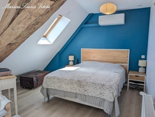 Maison en pierre rénovée avec goût – 148 m² – 4 chambres – Grand garage 