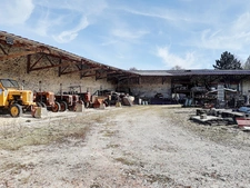 4 200 m² de bâtiments sur plus de 11 600 m2 de terrain. PROVINS(77)