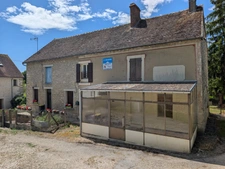 Ensemble immobilier de 2 maisons accolées sur plus de 900 m² à Provins même.