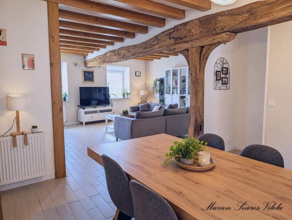 Maison en pierre rénovée – 148 m² – 4 chambres – Garage 45 m² – DPE B