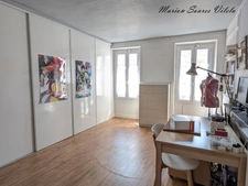 Immeuble- Local + beau duplex avec extérieur-CHAUMES-EN-BRIE centre.
