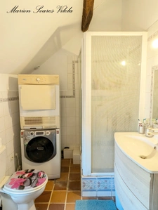 OZOUER-LE-VOULGIS – DU CHARME, DE BEAUX VOLUMES, 4 CHAMBRES ET UN JARDIN