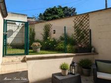 Immeuble- Local + beau duplex avec extérieur-CHAUMES-EN-BRIE centre.