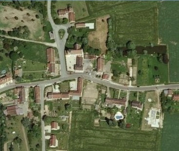 Grand TERRAIN de loisirs dans charmant village de Seine et Marne de plus de 2000 m² !
