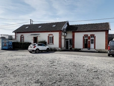 4 200 m² de bâtiments sur plus de 11 600 m2 de terrain. PROVINS(77)