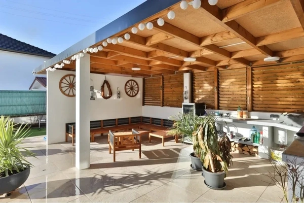Élégance contemporaine aux portes de la Suisse – Maison d’architecte de 348 m² avec piscine et pool house, cuisine extérieure