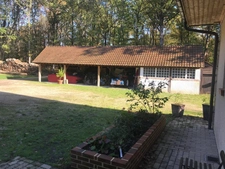 Elegant hunting estate for sale in a verdant setting of 5 hectares, 160 km from Paris