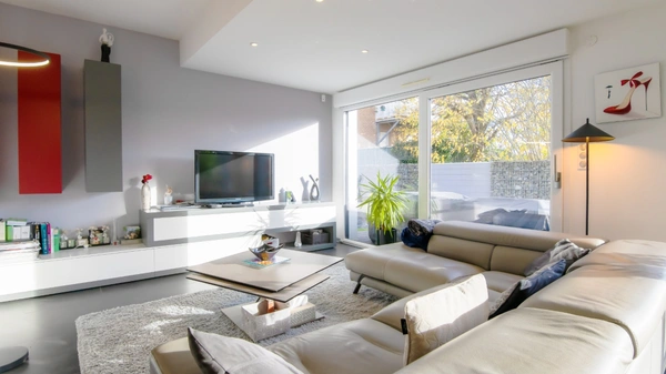 A la vente à BLOTZHEIM (68) maison contemporaine de 7 pièces avec jardin, sous-sol et garage