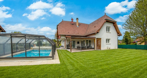 RANTZWILLER (68) : à vendre maison familiale 8 pièces avec jardin et piscine 