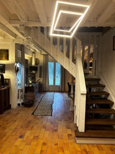 Elegant hunting estate for sale in a verdant setting of 5 hectares, 160 km from Paris