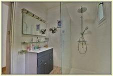 Villa avec gîte, piscine  et vue à quelques minutes d’Uzès