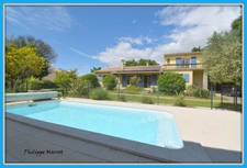 Villa avec gîte, piscine  et vue à quelques minutes d’Uzès