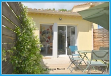 Villa avec gîte, piscine  et vue à quelques minutes d’Uzès