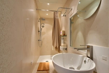  Appartement rénové avec jardin privatif – Vendu entièrement meublé 1 pièces NIMES (30)