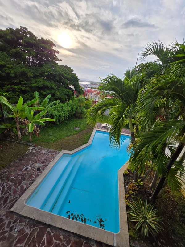 VILLA VUE MER + STUDIO