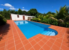Très belle propriété VUE MER avec dépendances et piscine PETIT BOURG (971)