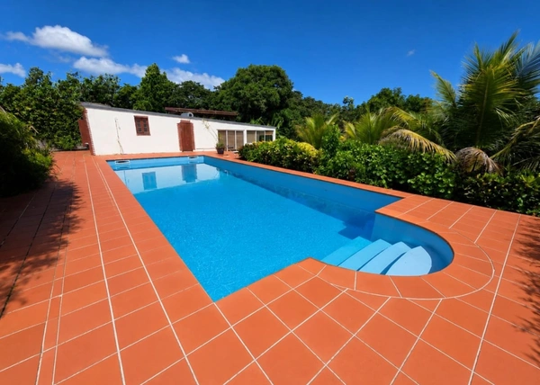 Très belle propriété VUE MER avec dépendances et piscine PETIT BOURG (971)
