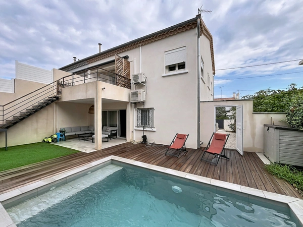 Maison à vendre 6 pieces 145m² piscine 2 studios 5 chambres