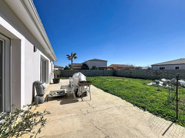 Maison à vendre villa plain pied 4 faces 117m² 3 chambres plus garage 700m² de terrain  PUIMISSON (34)