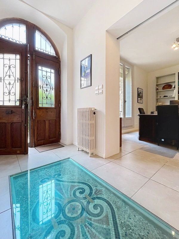Maison bourgeoise 350 m² à vendre, jardin avec piscine, grand garage, proche de MONTPELLIER (34)