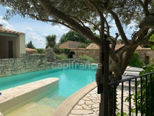 Single-storey Provençal villa in Aubignan (84) with swimming pool