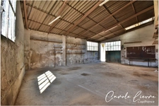 GRAND GARAGE DOUBLE + COUR – Idéal artisan, stockage ou projet habitation