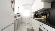 Appartement T3, lumineux, climatisé avec garage et terrasse à Florensac (34510)