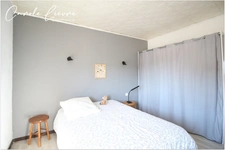 Immeuble avec local commercial et grand appartement sur LEZIGNAN LA CEBE