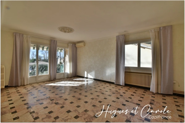 Maison à vendre 3 pièces avec grand garage, terrasse et terrrain