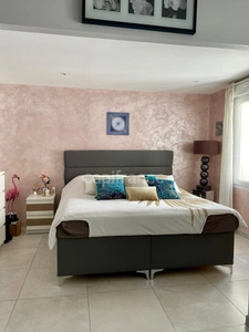 Dernier étage – Grand duplex T4 de 147 m² avec parking – Cuisine coup de cœur ✨