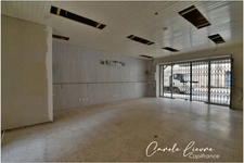 Immeuble avec local commercial et grand appartement sur LEZIGNAN LA CEBE