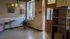 Charming village house for sale 70m² COUTARNOUX (89) with outbuildings and inner courtyard.