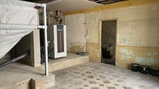 Commercial premises with accommodation and outbuildings for sale in L'ISLE SUR SEREIN (89)