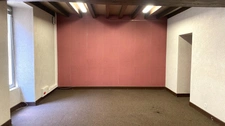 FOR SALE – Commercial premises in the heart of the village – Former bank branch in L'ISLE SUR SEREIN (89)