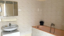 à Vendre Petite maison de campagne avec Grange et Jardin clos SARRY (89) - Plain-pied