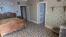 Charming village house for sale 70m² COUTARNOUX (89) with outbuildings and inner courtyard.